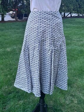 GAP A-Line Midi Skirt in Cream and Gray Geometric Print